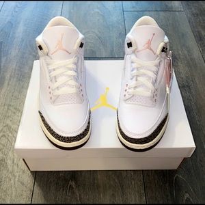 WMNS AIR JORDAN 3 RETRO ‘NEOPOLITAN’ Sz 8.5W- 7y